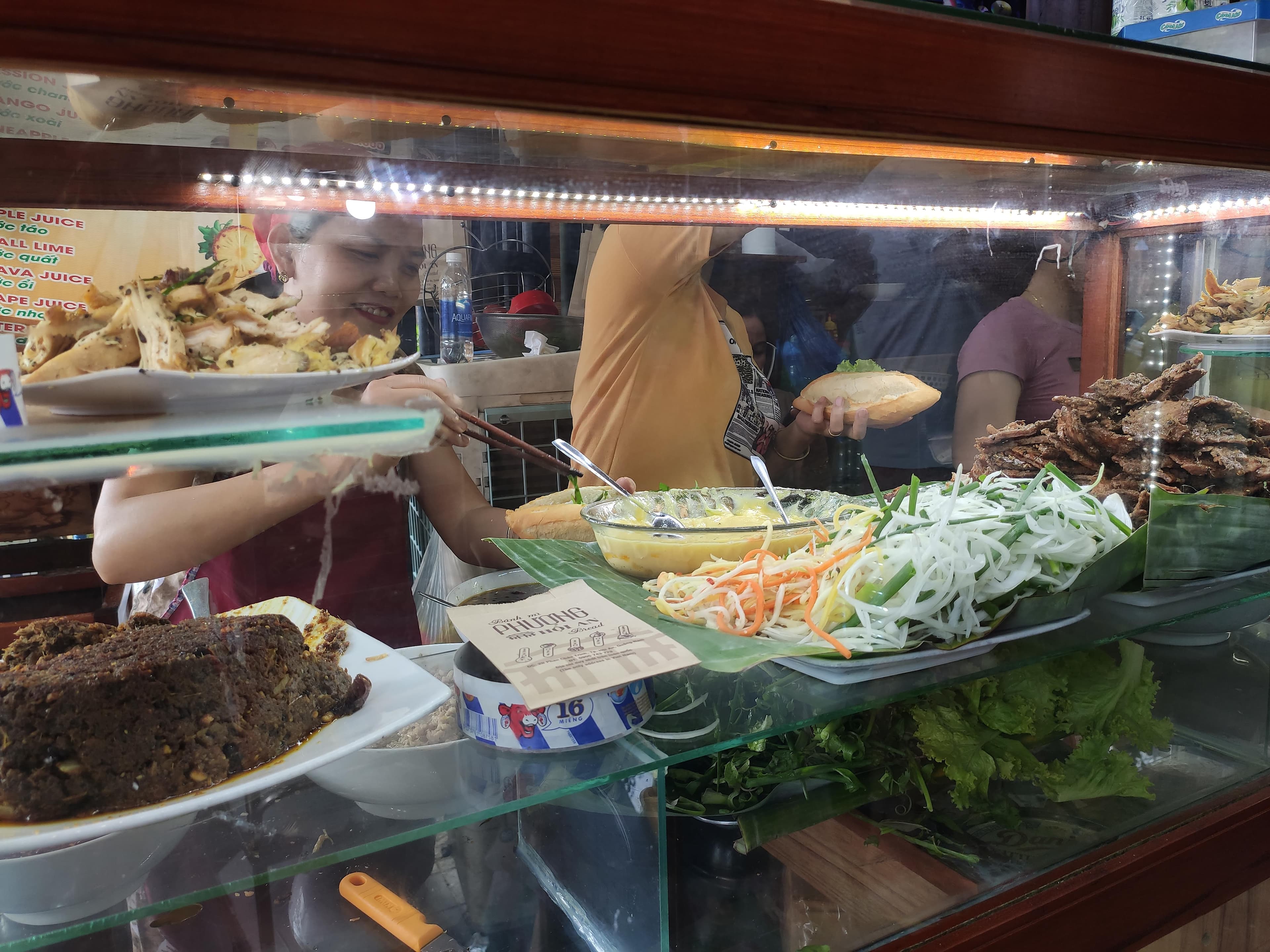 Bánh mì Phượng